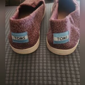 TOMS Women's Maroon Textured Flats